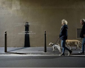 Banksy - I want to be what you saw in me - Marseille lighthouse bollard - le panier- criticism par underground Paris le 2025-05-30 IMG_0600